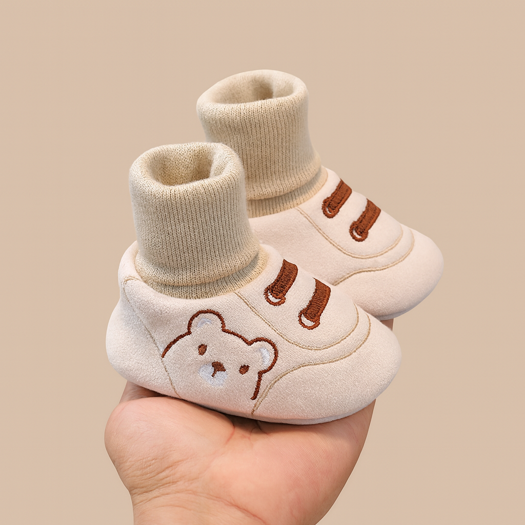 Nuritalia™ – Scarpine Antiscivolo con Calza Alta, Collezione Orsetto